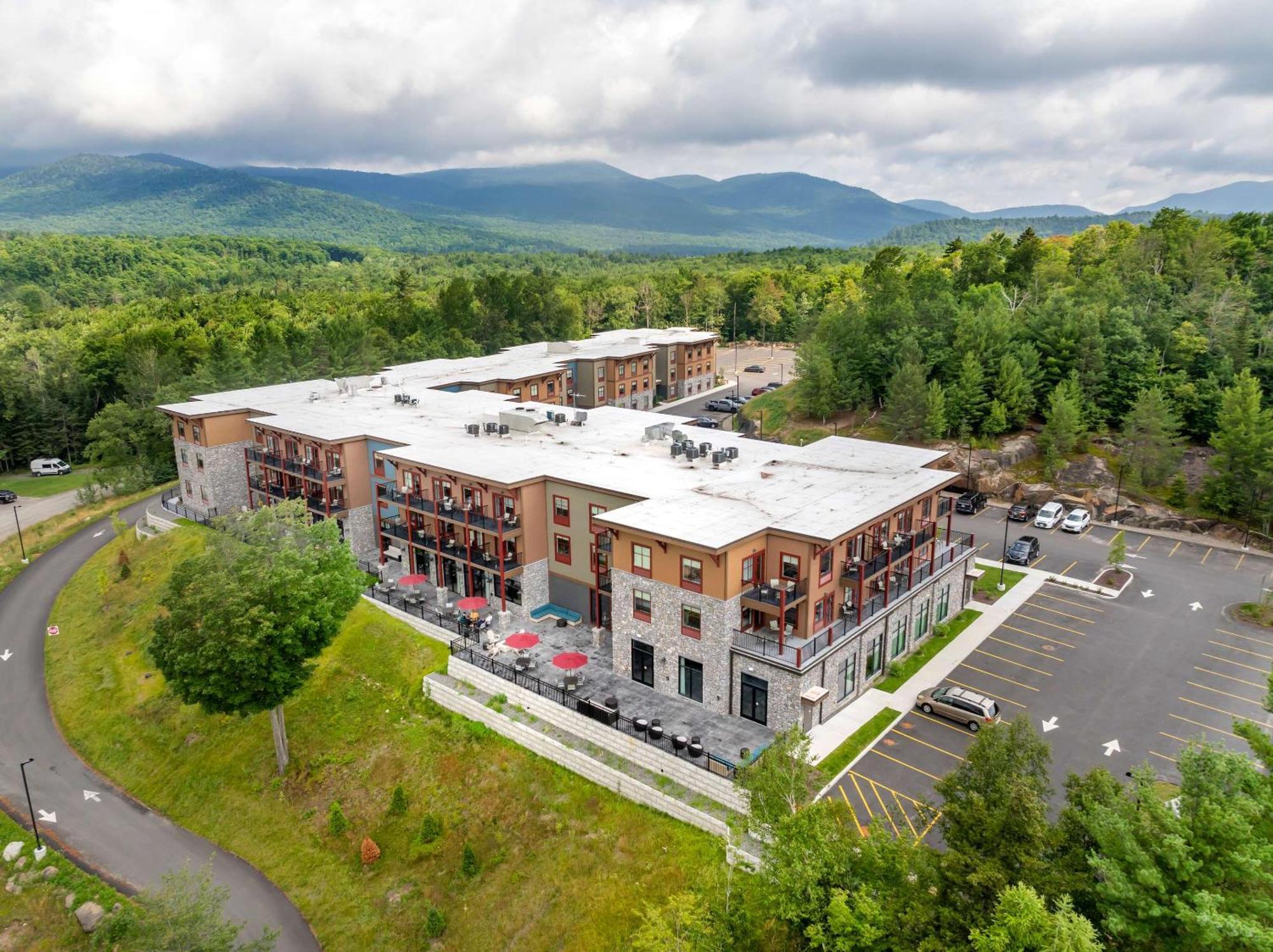 Cambria Hotel Lake Placid - Lakeside Resort Exteriör bild