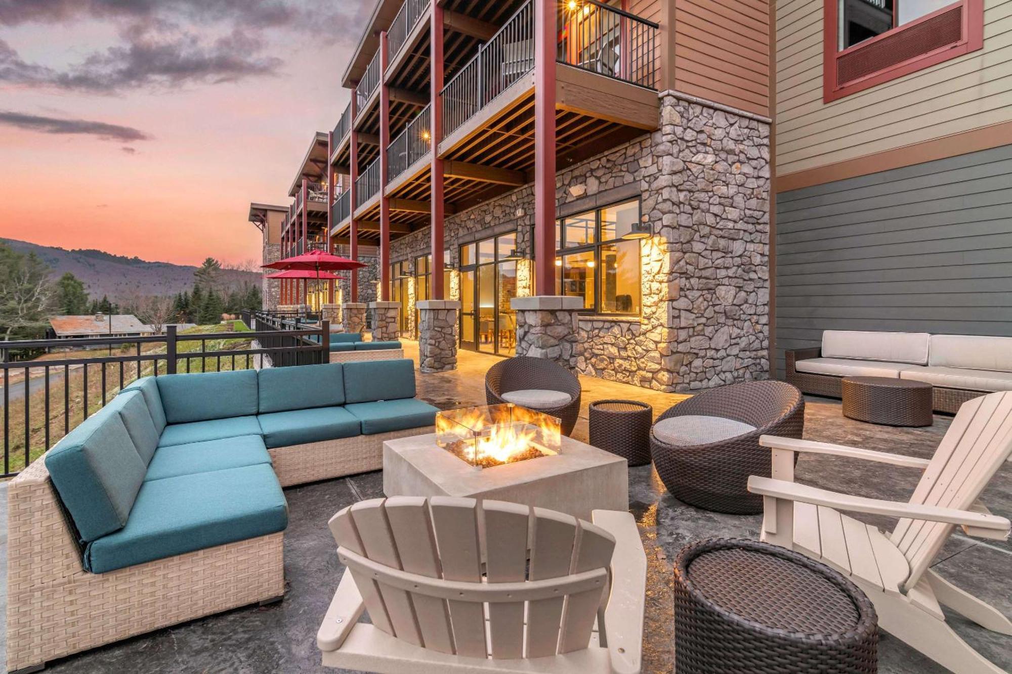 Cambria Hotel Lake Placid - Lakeside Resort Exteriör bild